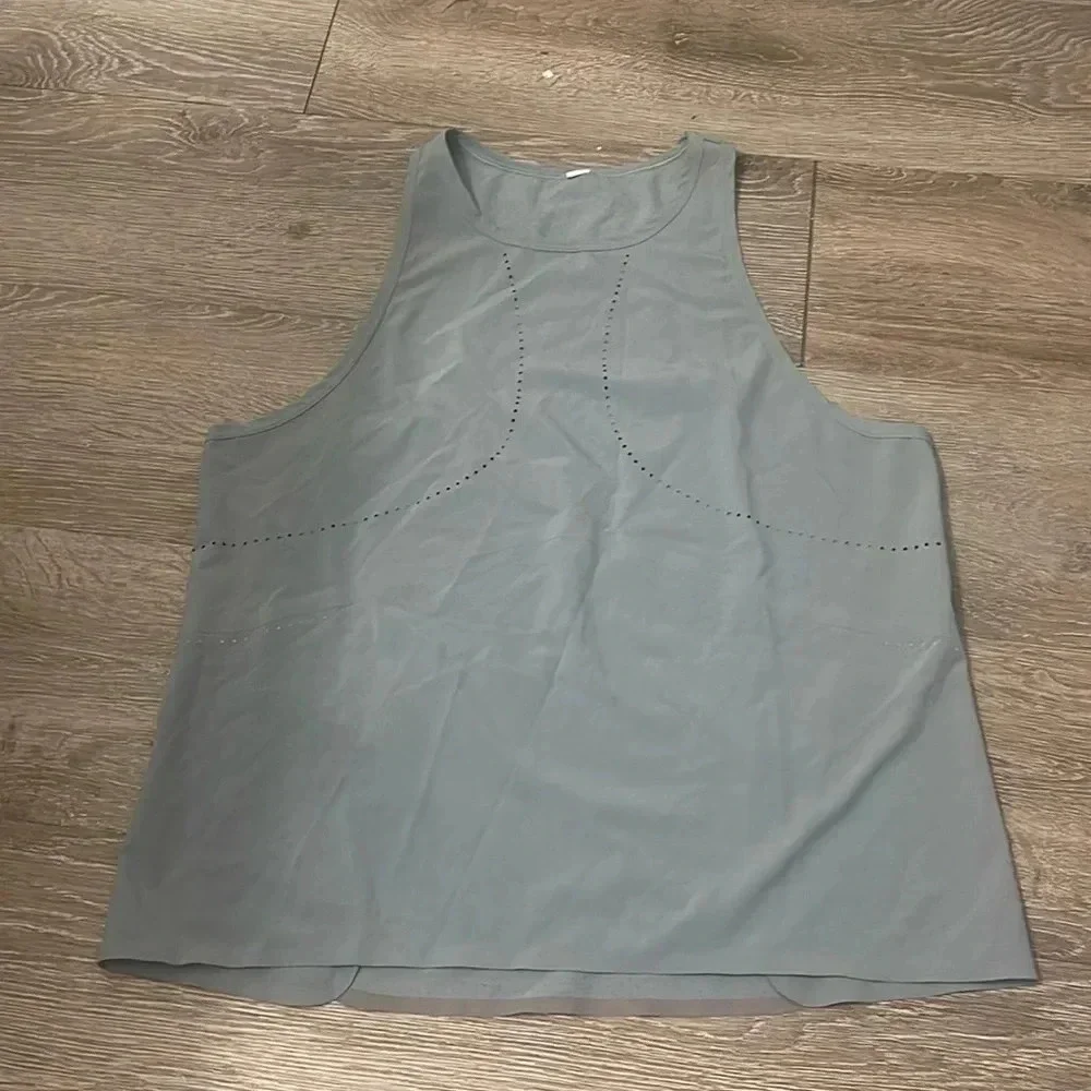 Lululemon Find Your Pace Ventilated Lightweight Running Tank Blue Cast medium